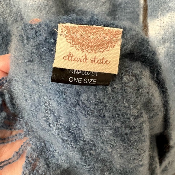 Altr’d State wrap, retail $56, like new so cozy and soft in blue and cream - Picture 3 of 5